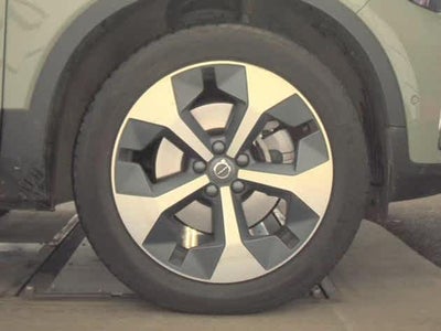 2025 Volvo XC40 Plus Bright Theme