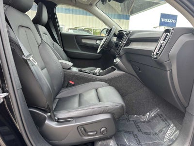 2025 Volvo XC40 Plus Bright Theme