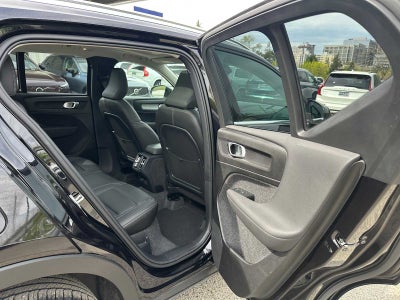 2025 Volvo XC40 Plus Bright Theme