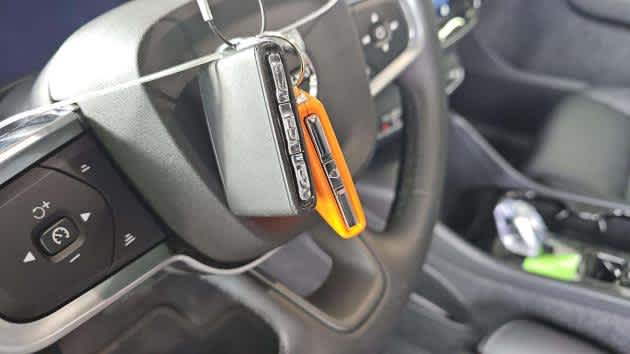 2025 Volvo XC40 Plus Bright Theme