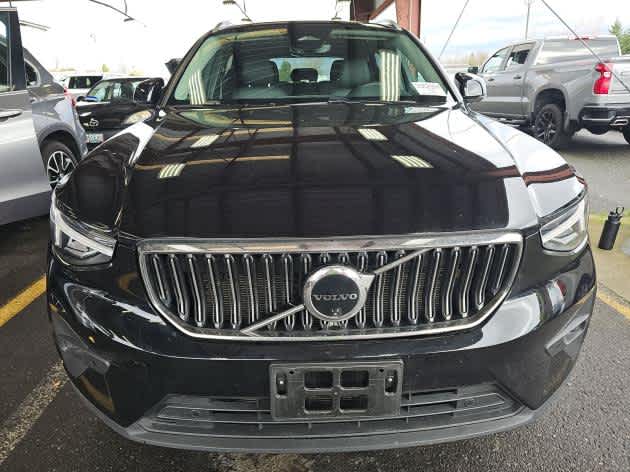 2025 Volvo XC40 Plus Bright Theme