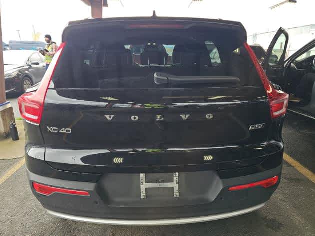 2025 Volvo XC40 Plus Bright Theme