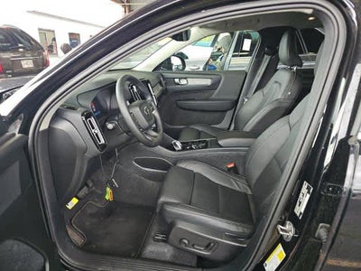 2025 Volvo XC40 Plus Bright Theme