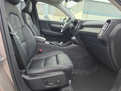 2024 Volvo XC40 Plus Bright Theme