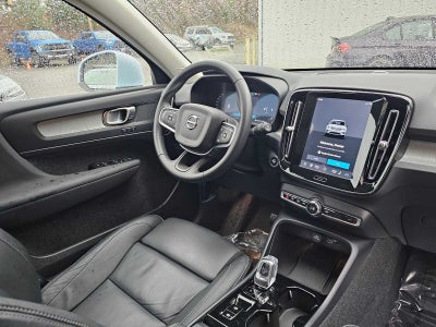 2025 Volvo XC40 Plus Bright Theme