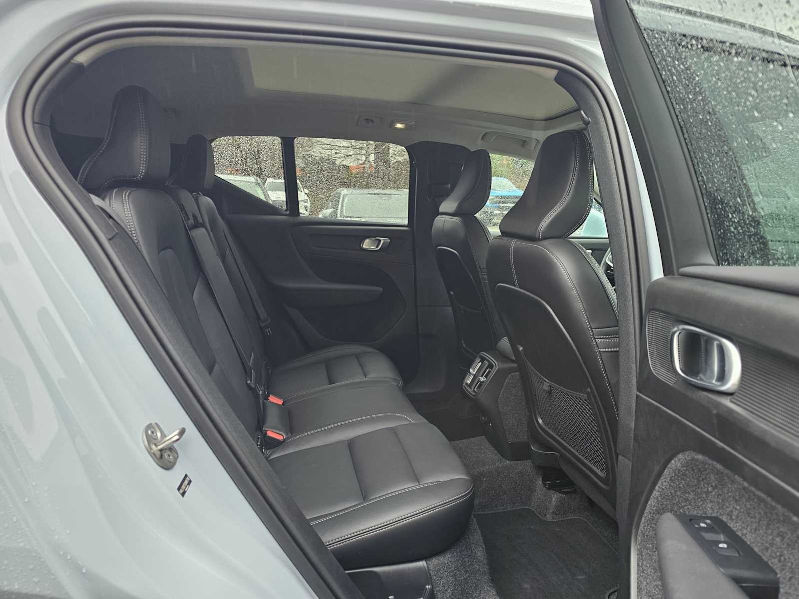 2025 Volvo XC40 Plus Bright Theme