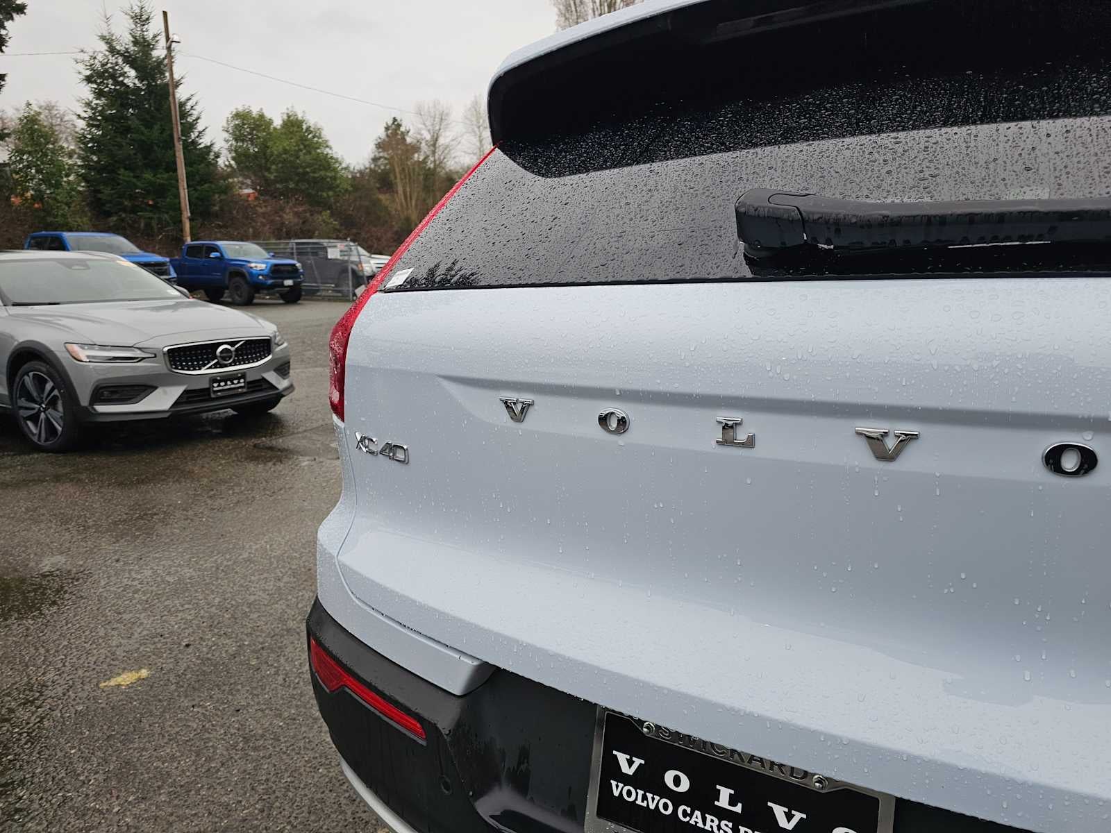 2025 Volvo XC40 Plus Bright Theme