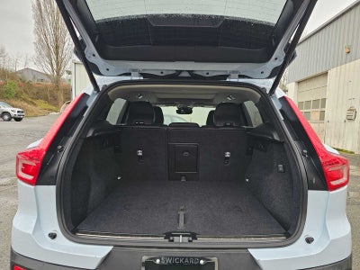 2025 Volvo XC40 Plus Bright Theme
