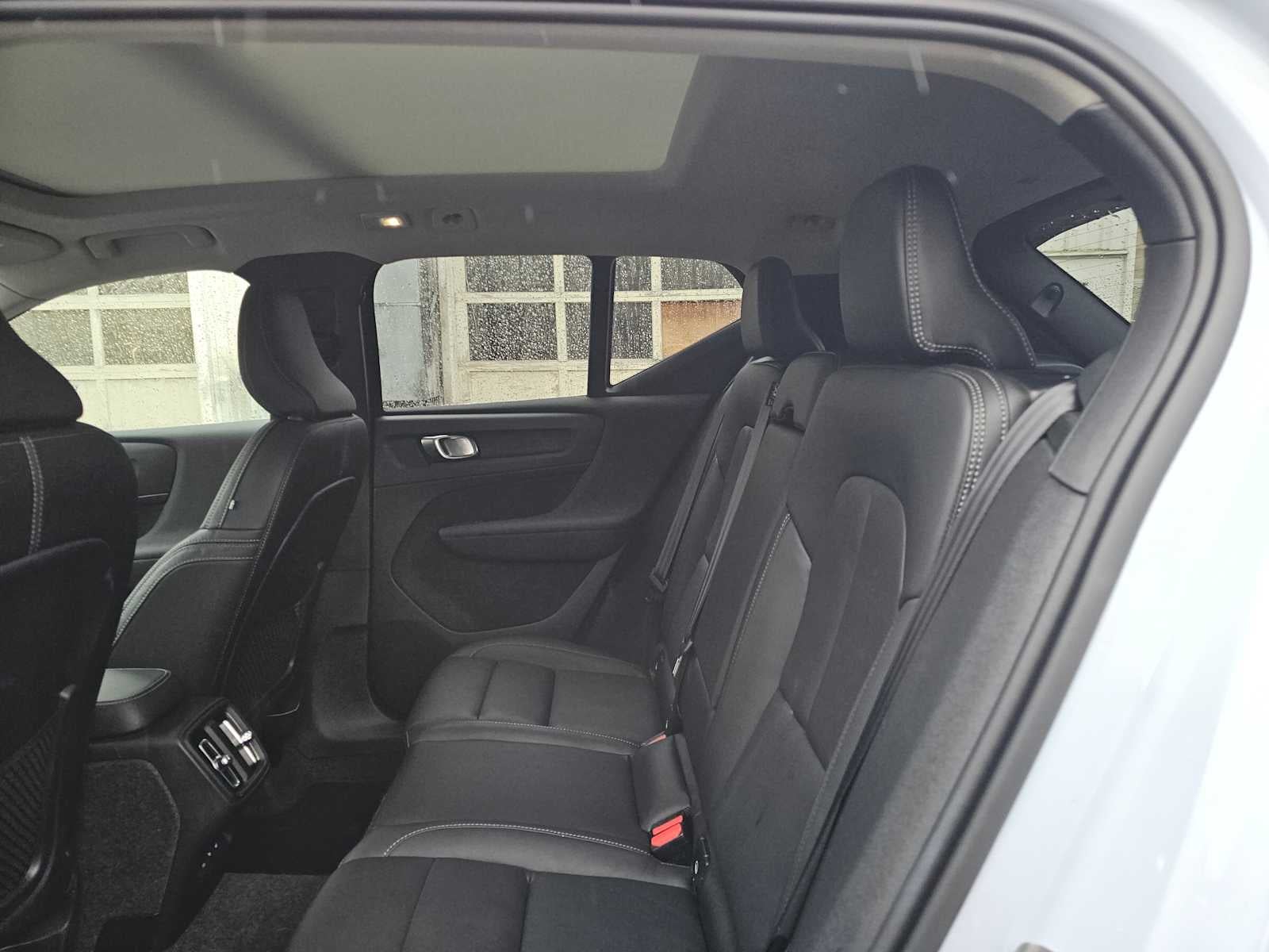 2025 Volvo XC40 Plus Bright Theme