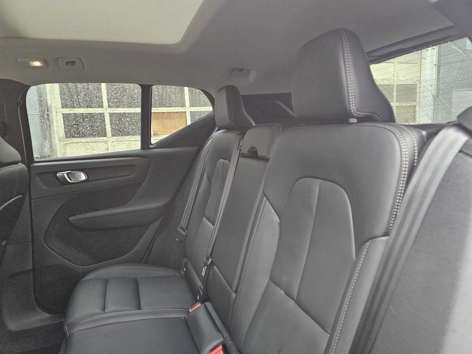 2025 Volvo XC40 Plus Bright Theme