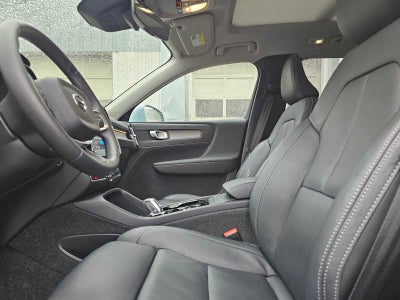 2025 Volvo XC40 Plus Bright Theme