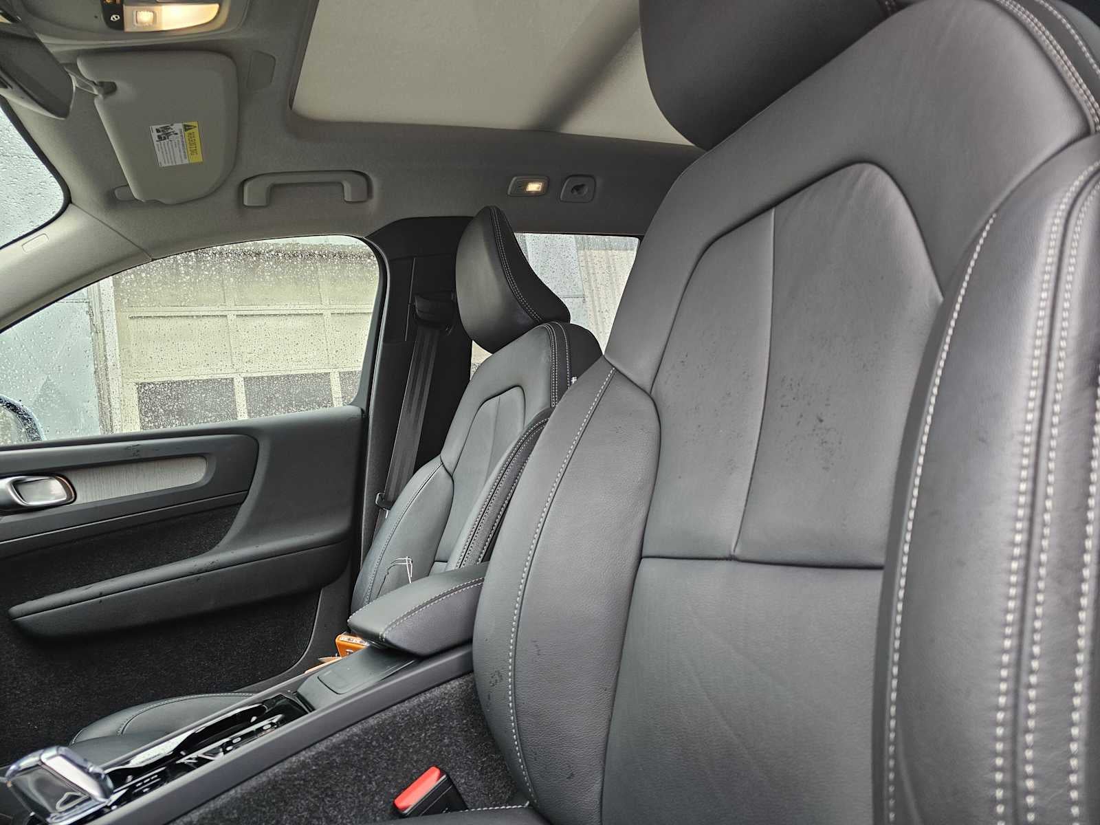 2025 Volvo XC40 Plus Bright Theme