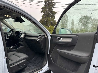 2025 Volvo XC40 Plus Bright Theme