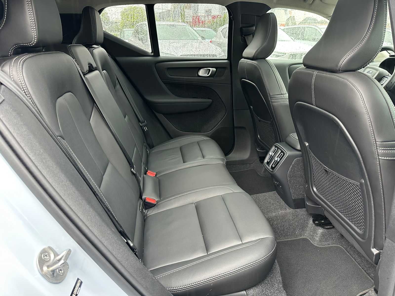 2025 Volvo XC40 Plus Bright Theme