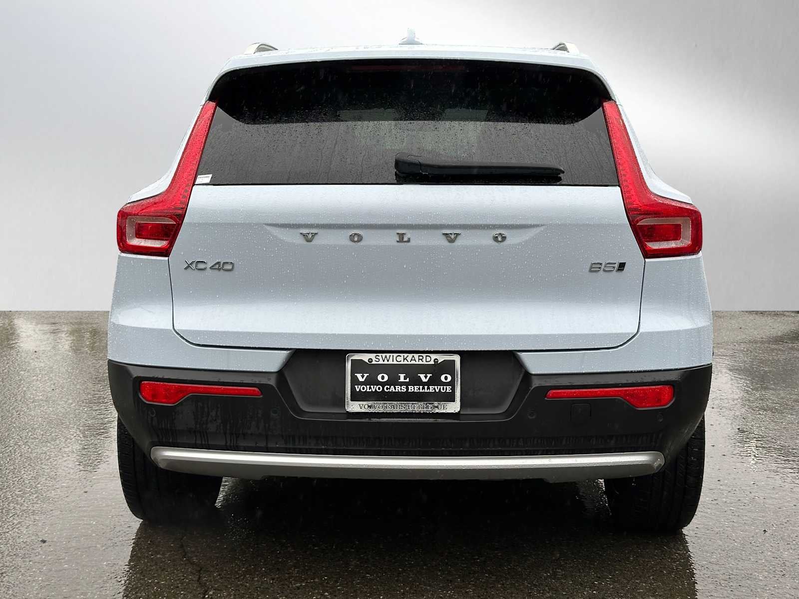 2025 Volvo XC40 Plus Bright Theme