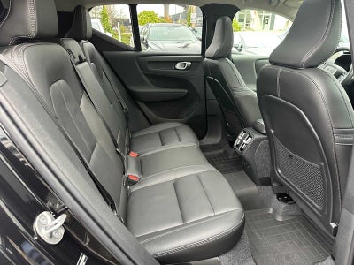 2025 Volvo XC40 Plus Bright Theme