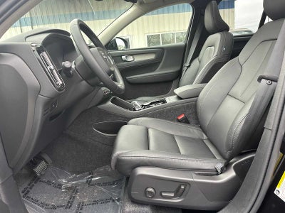 2025 Volvo XC40 Plus Bright Theme