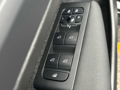 2025 Volvo XC40 Plus Bright Theme