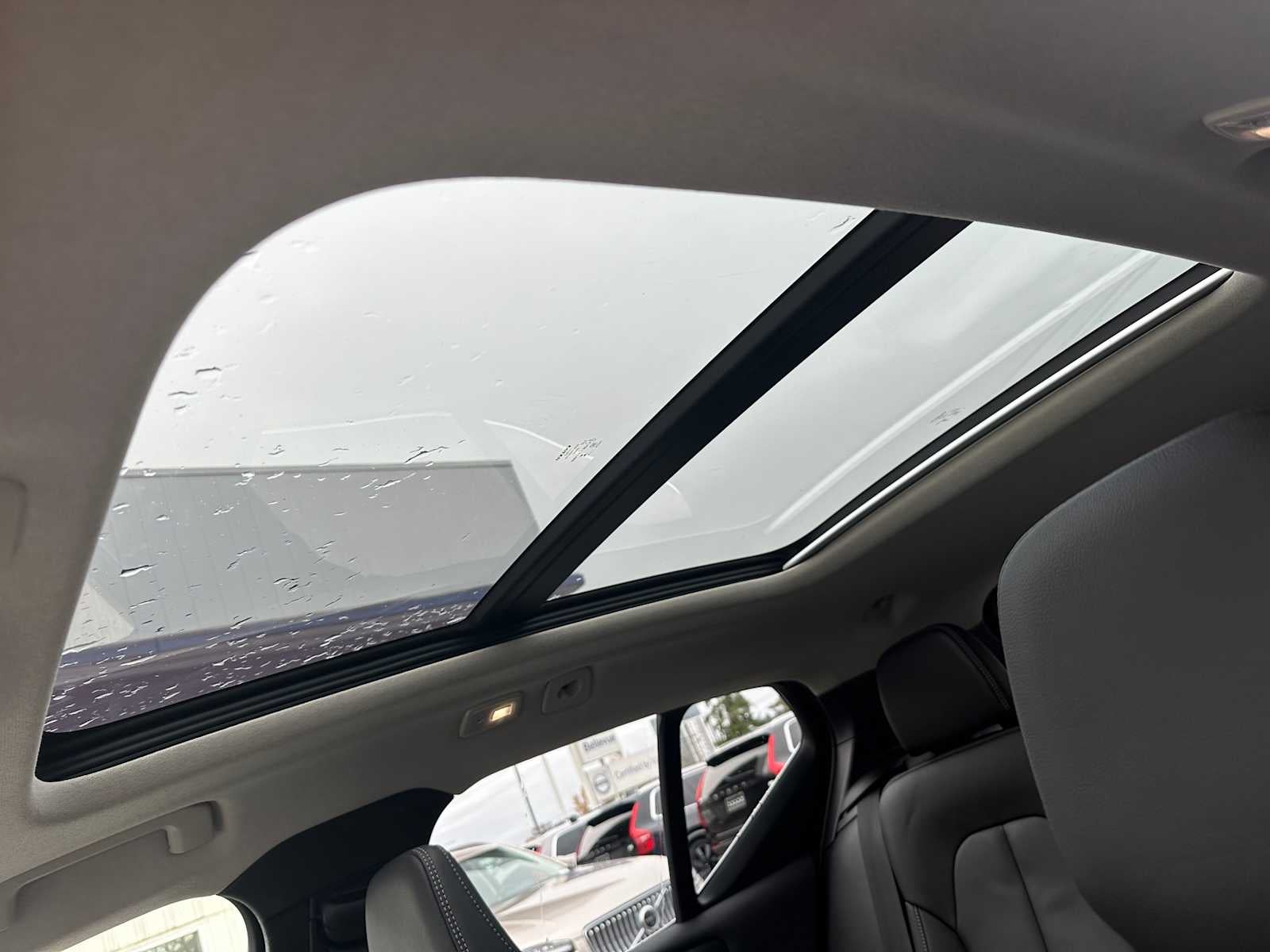 2025 Volvo XC40 Plus Bright Theme