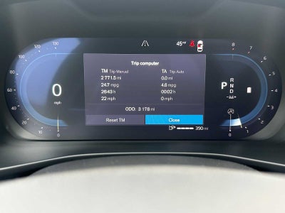 2025 Volvo XC40 Plus Bright Theme