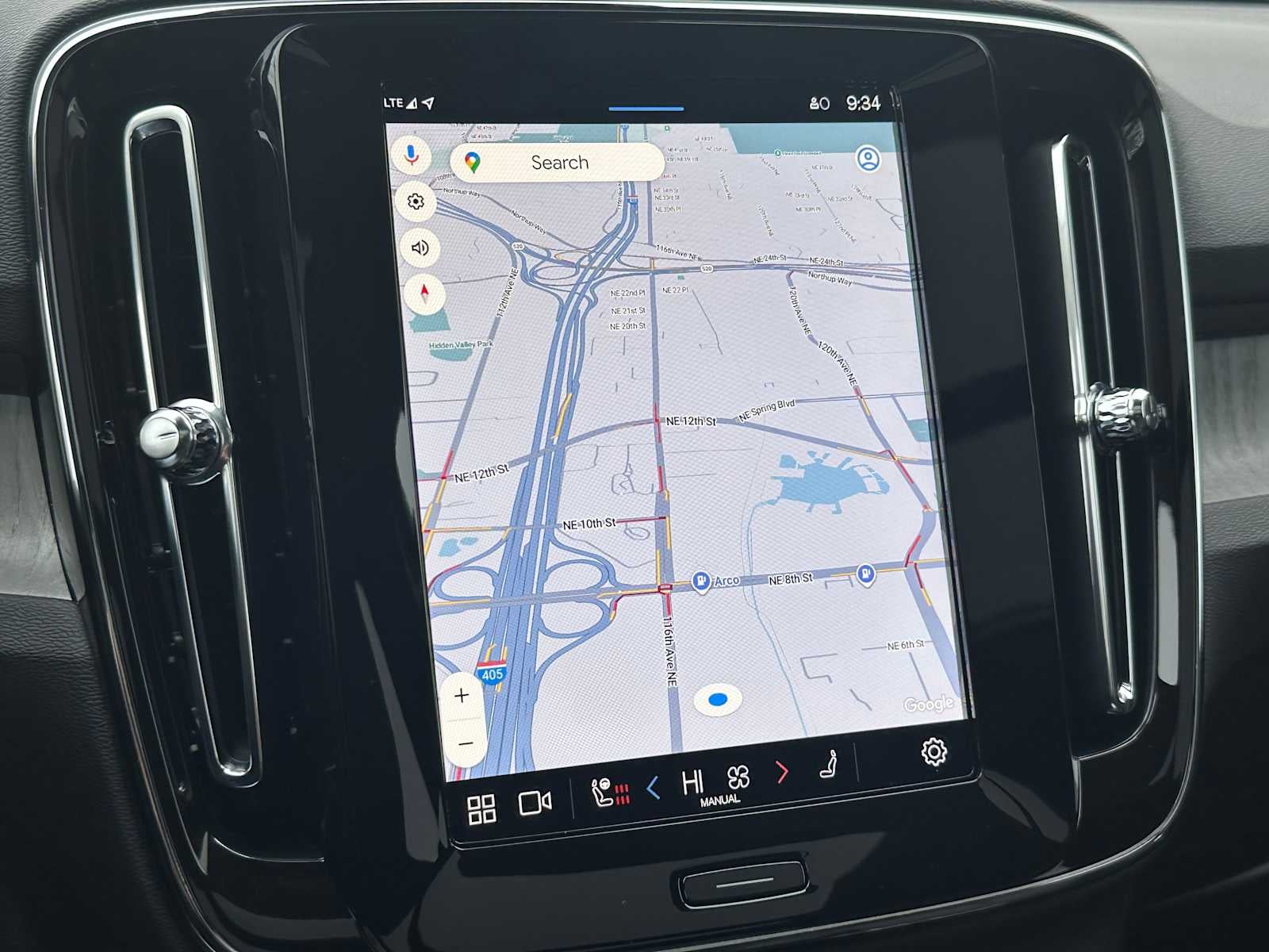 2025 Volvo XC40 Plus Bright Theme