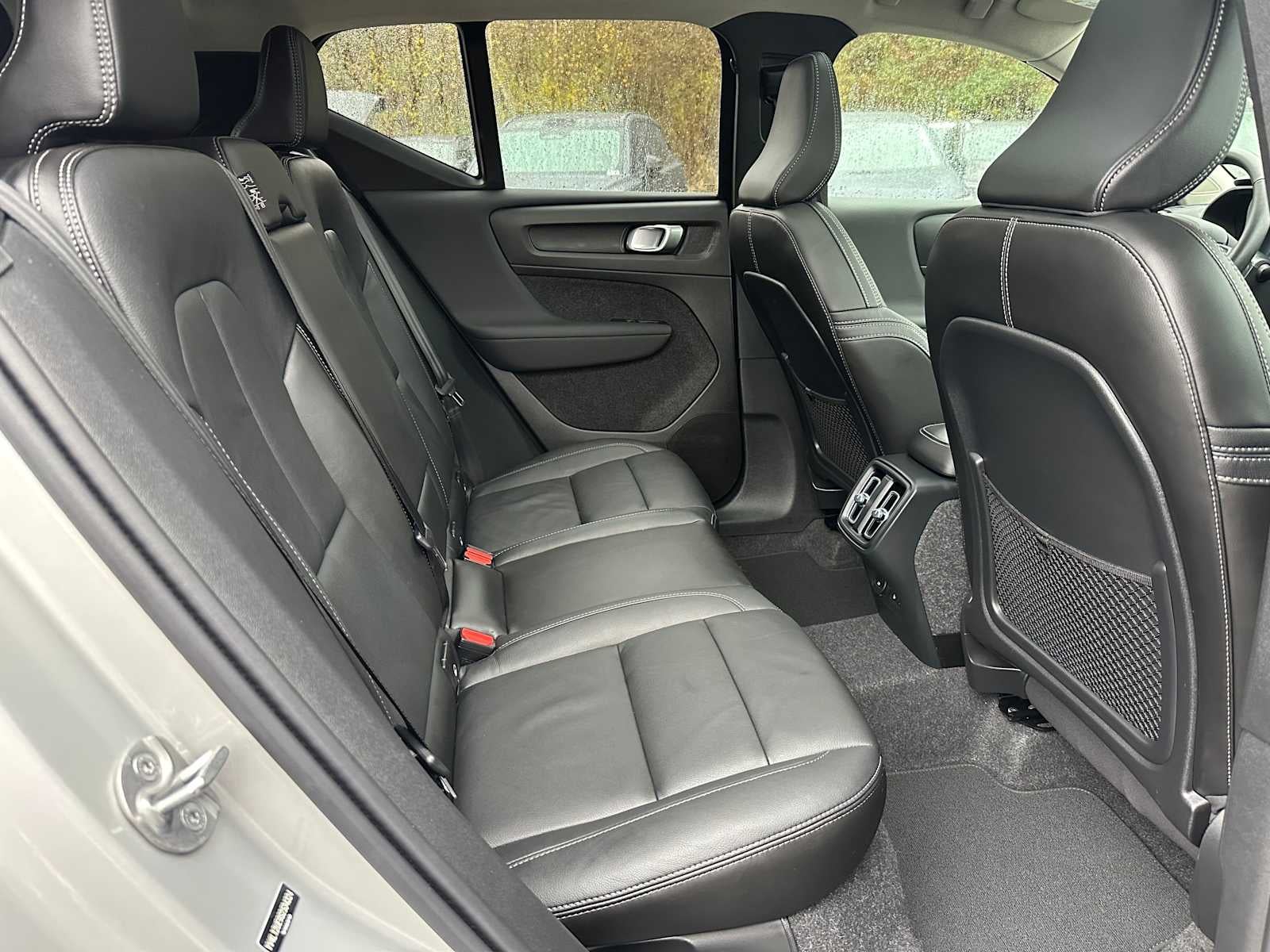 2025 Volvo XC40 Plus Bright Theme