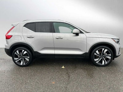 2025 Volvo XC40 Plus Bright Theme