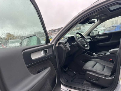 2025 Volvo XC40 Plus Bright Theme