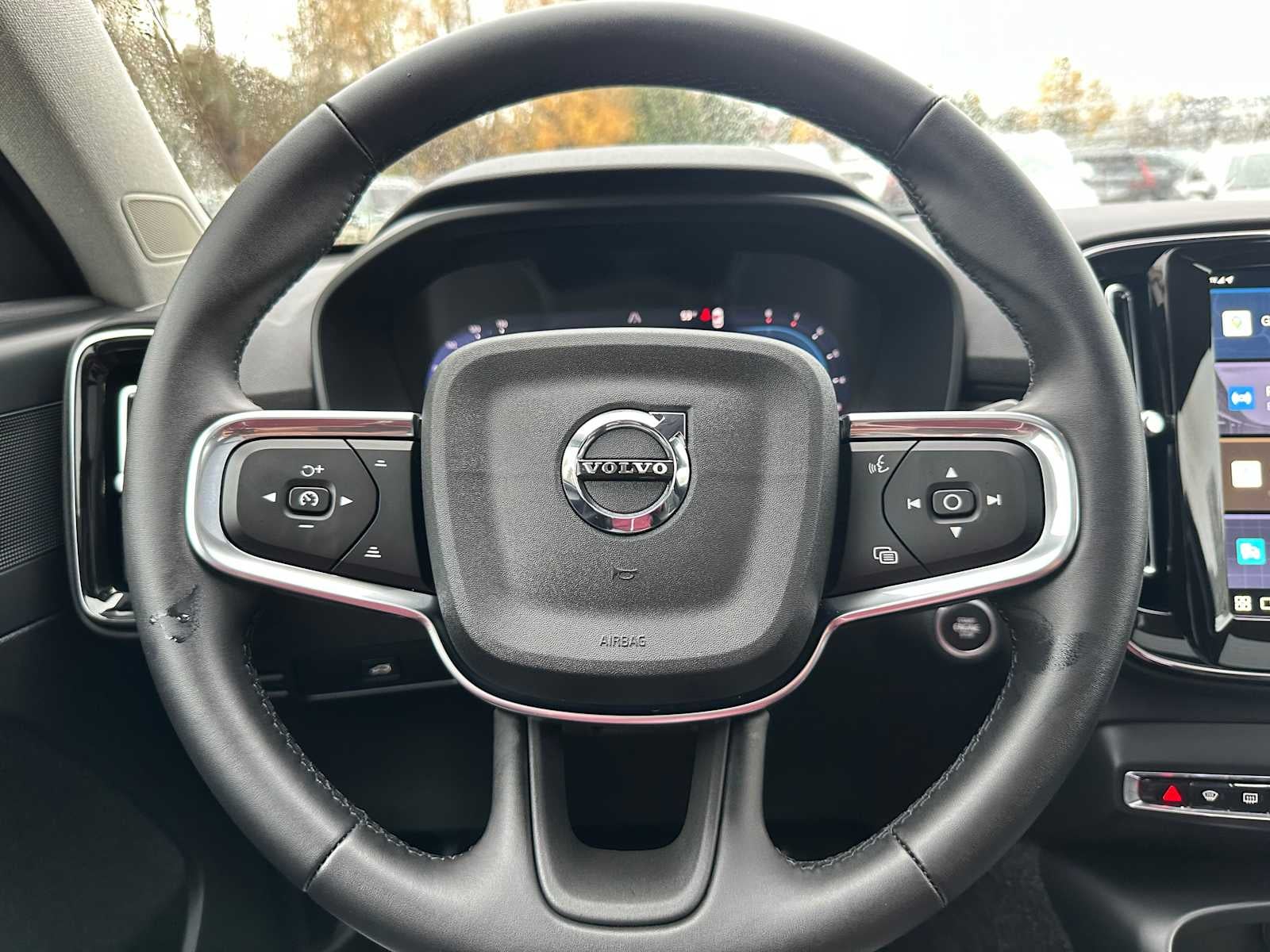 2025 Volvo XC40 Plus Bright Theme