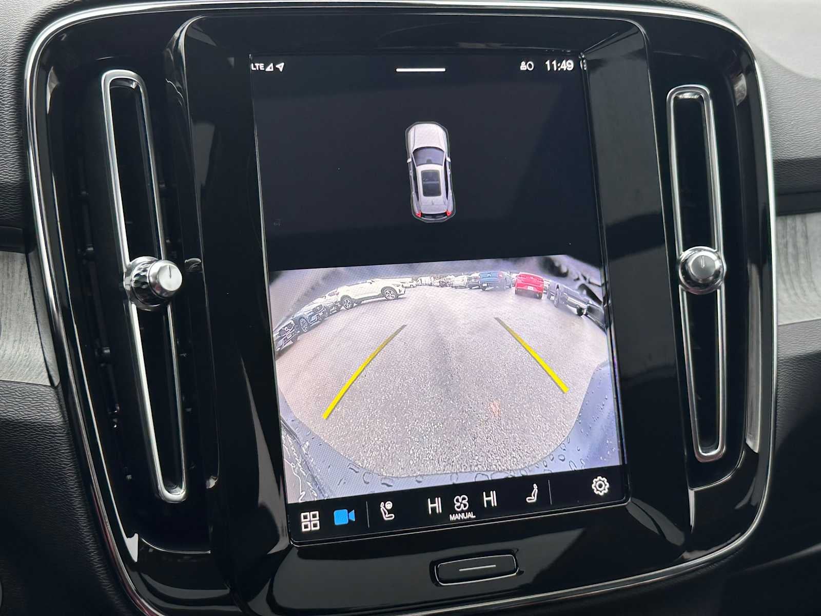 2025 Volvo XC40 Plus Bright Theme