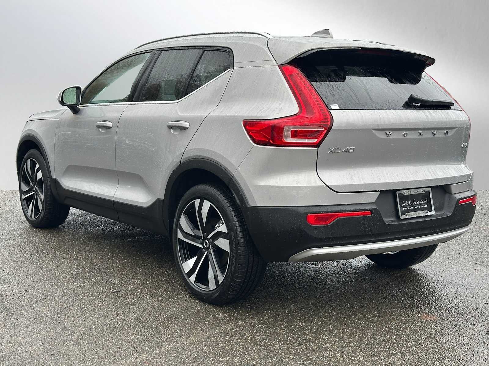 2025 Volvo XC40 Plus Bright Theme