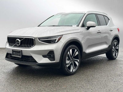 2025 Volvo XC40 Plus Bright Theme