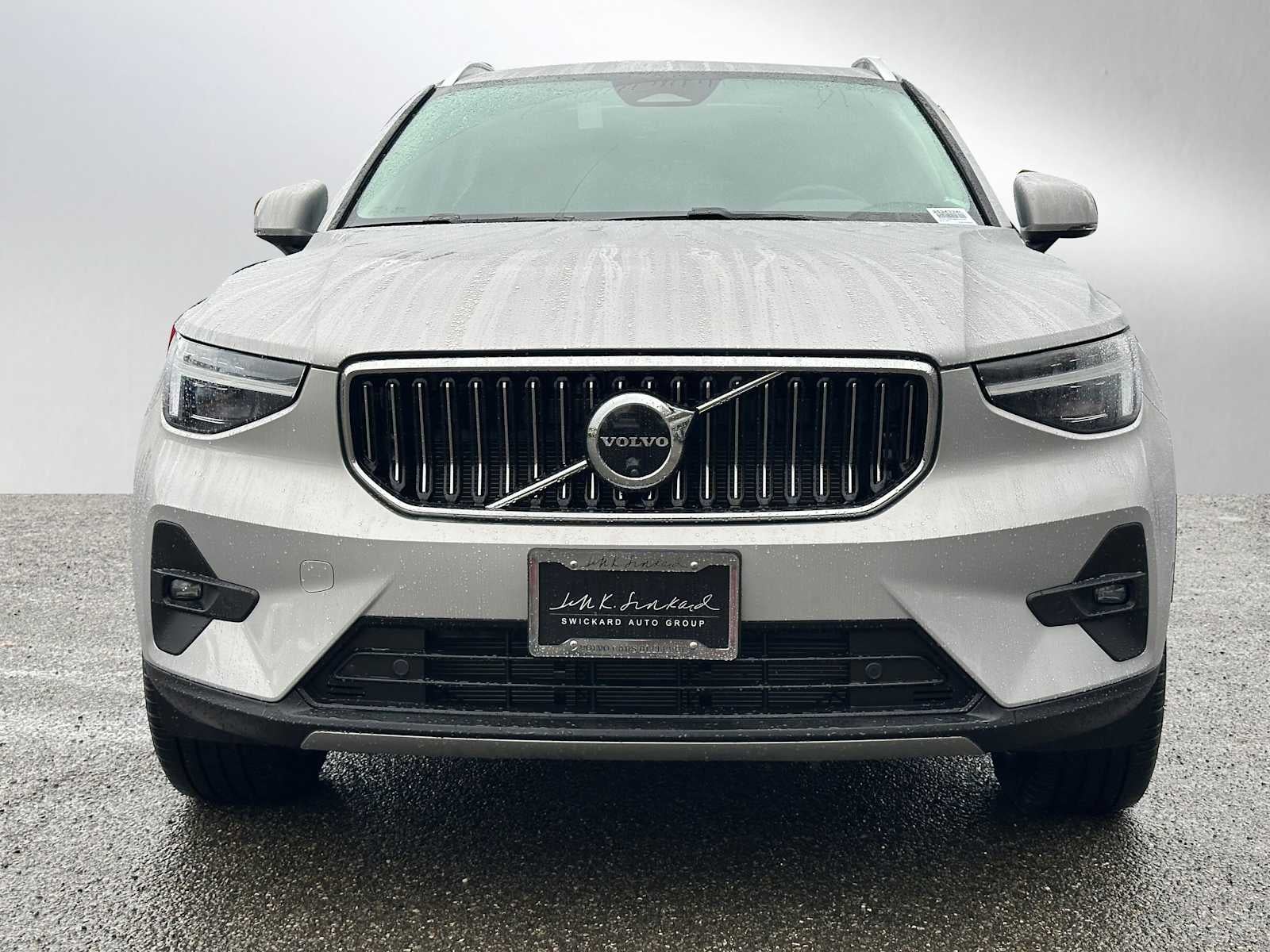 2025 Volvo XC40 Plus Bright Theme