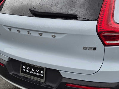 2025 Volvo XC40 Plus Bright Theme