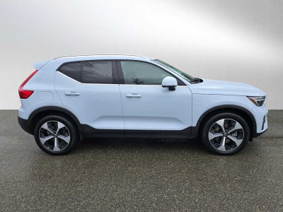 2025 Volvo XC40 Plus Bright Theme