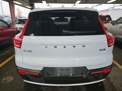2025 Volvo XC40 Plus Bright Theme