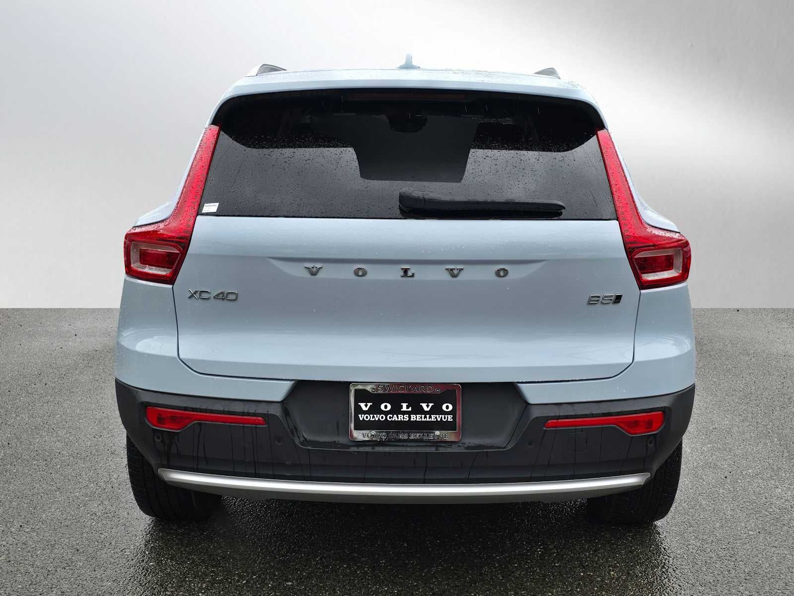 2025 Volvo XC40 Plus Bright Theme