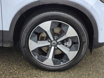 2025 Volvo XC40 Plus Bright Theme