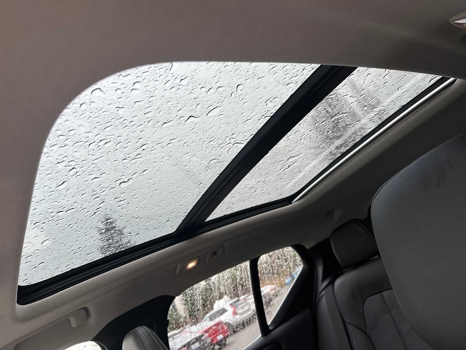 2025 Volvo XC40 Ultra Bright Theme