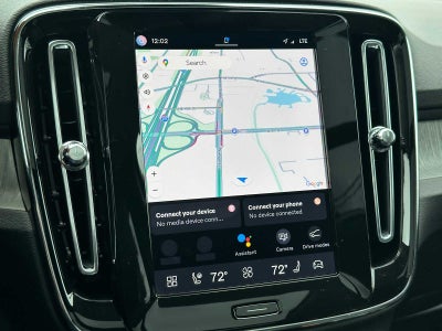2025 Volvo XC40 Core Bright Theme