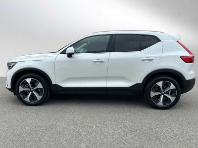 2025 Volvo XC40 Core Bright Theme