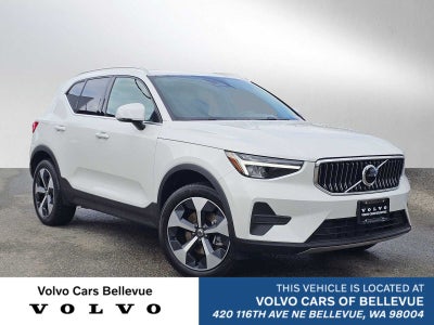 2025 Volvo XC40 Core Bright Theme