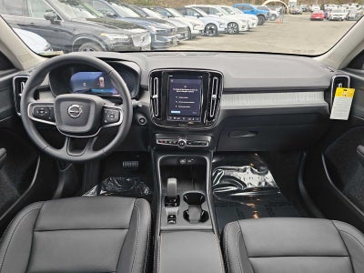 2025 Volvo XC40 Core Bright Theme