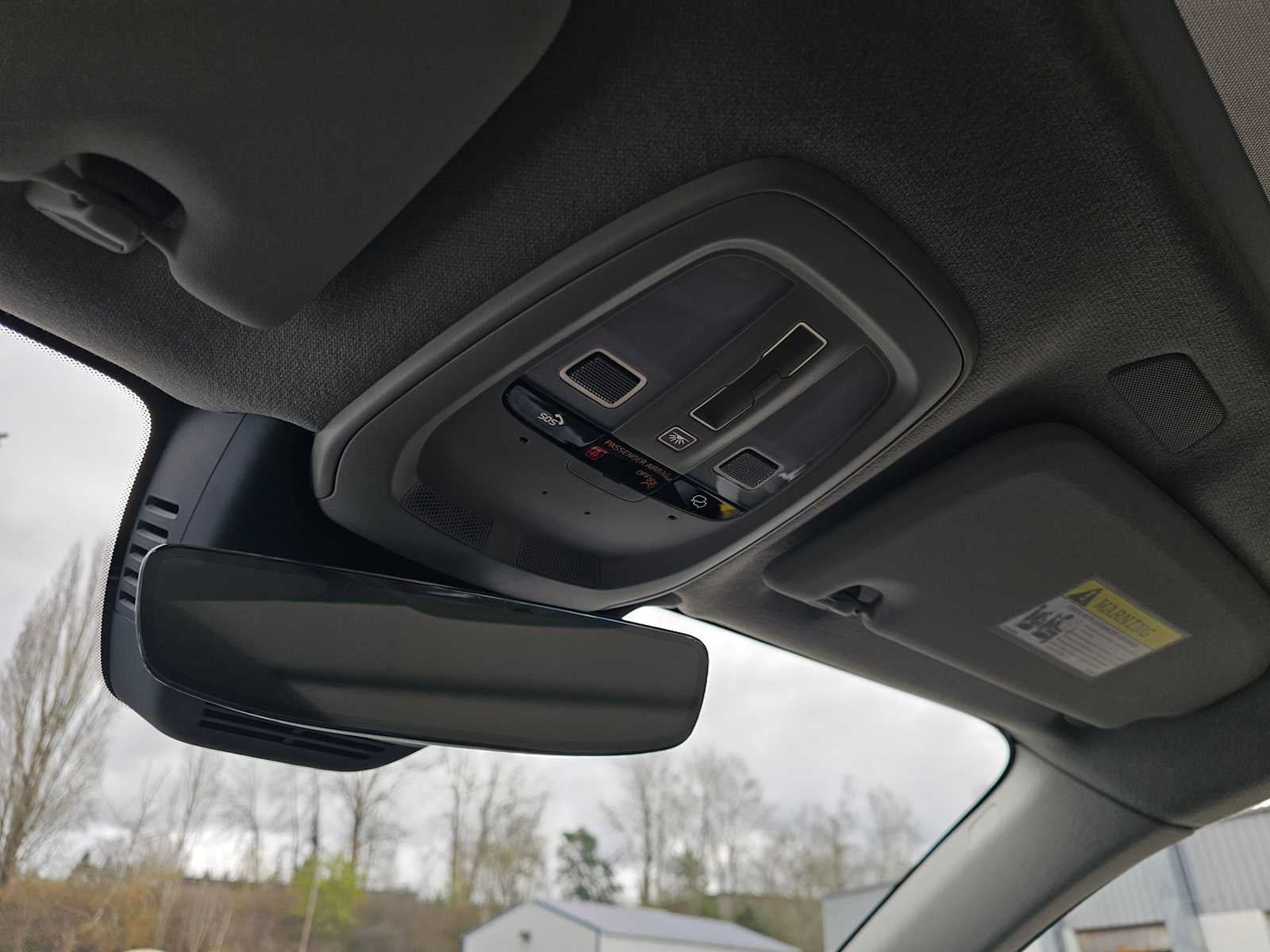 2025 Volvo XC40 Core Bright Theme