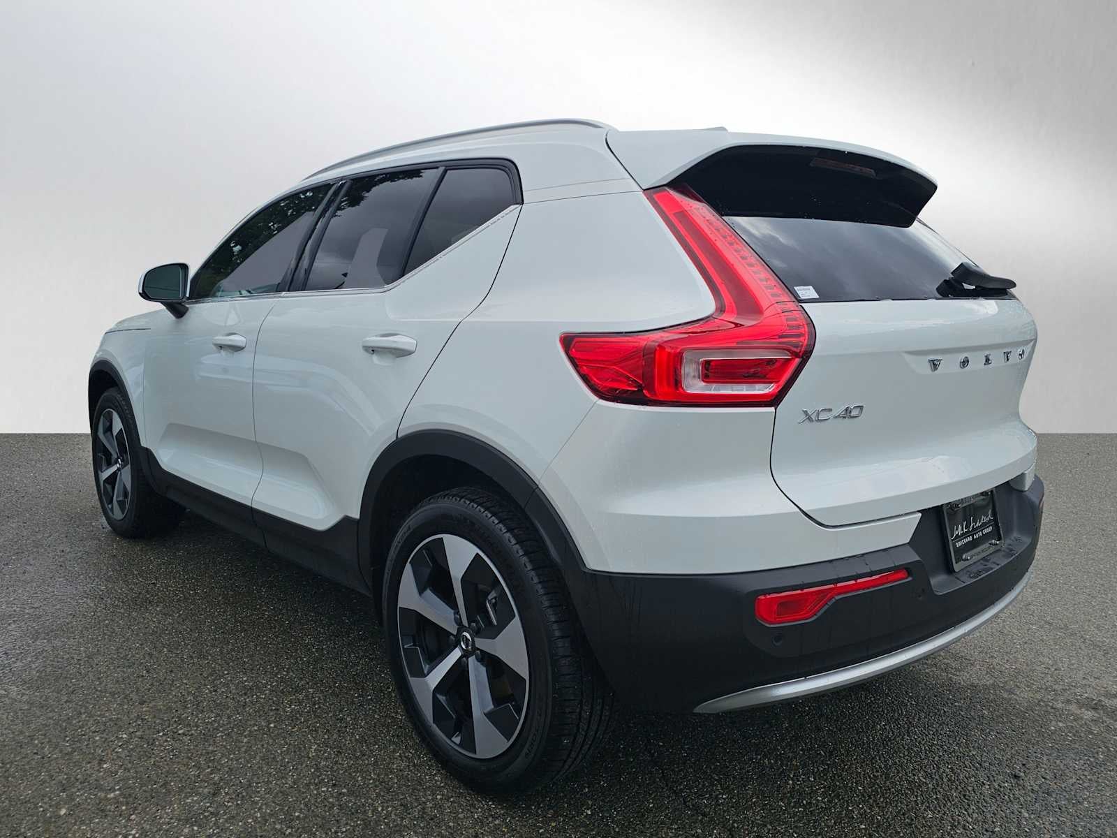 2025 Volvo XC40 Core Bright Theme