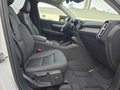 2026 Volvo XC40 Core