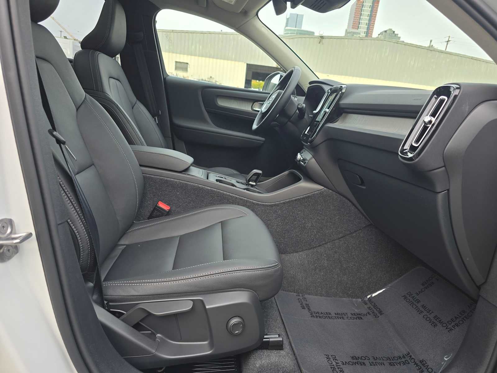 2026 Volvo XC40 Core