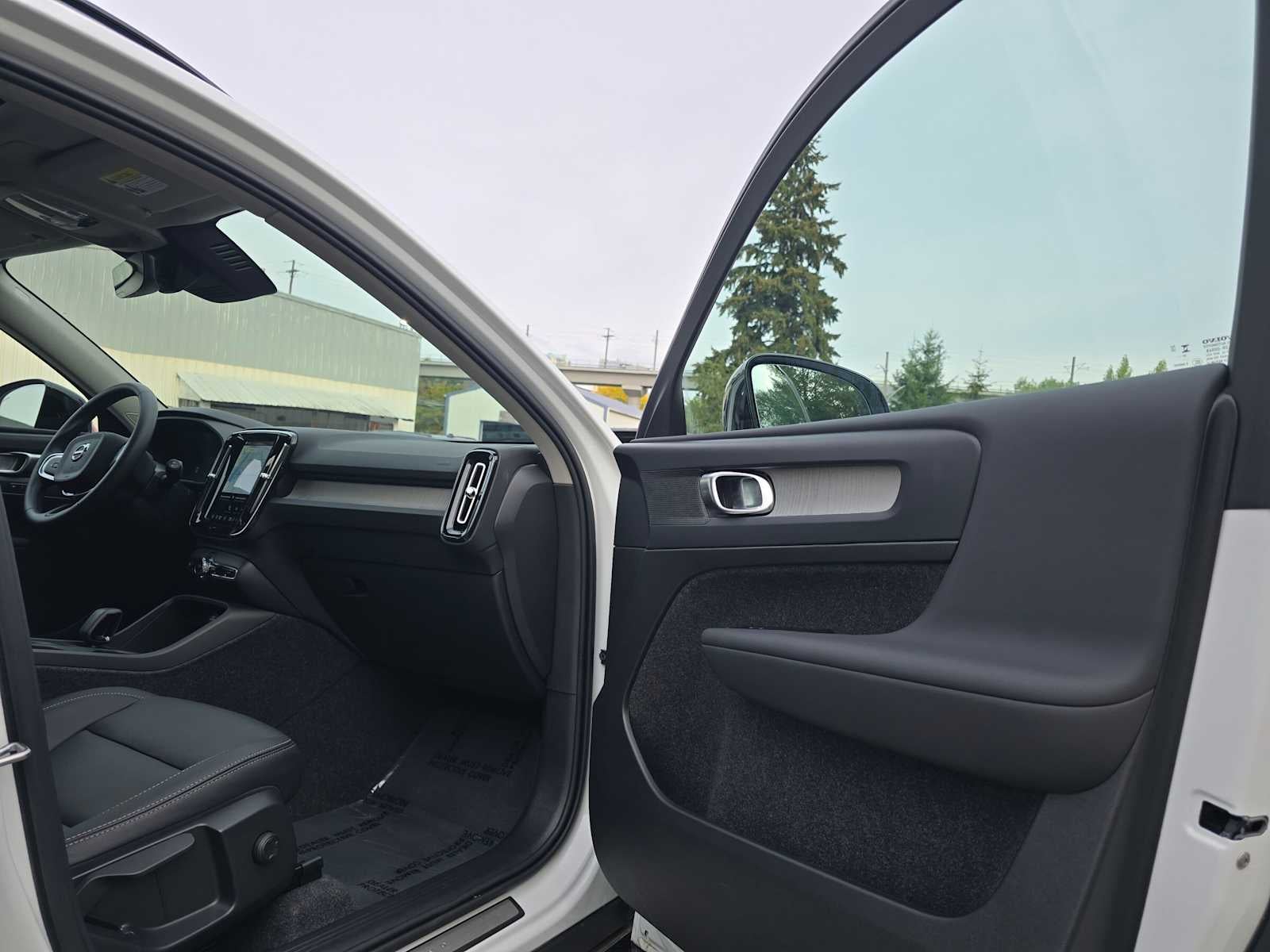 2026 Volvo XC40 Core