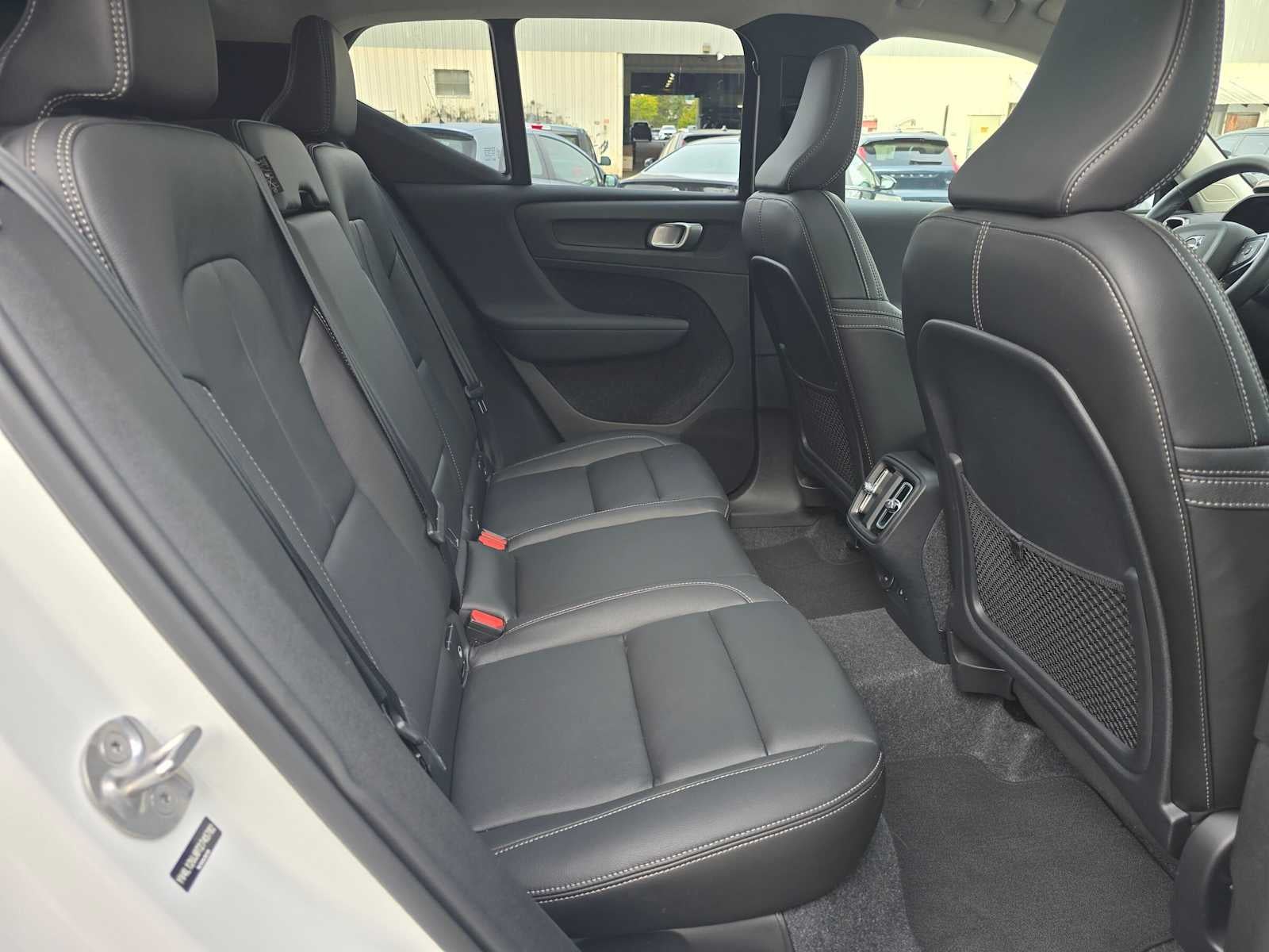 2026 Volvo XC40 Core