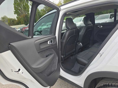 2026 Volvo XC40 Core